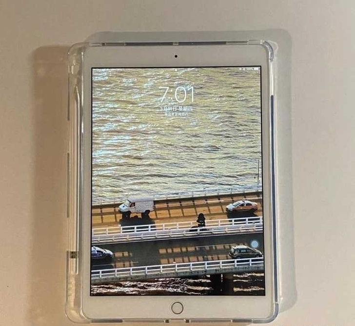 学生自用iPad6 128G平板电脑， 这...