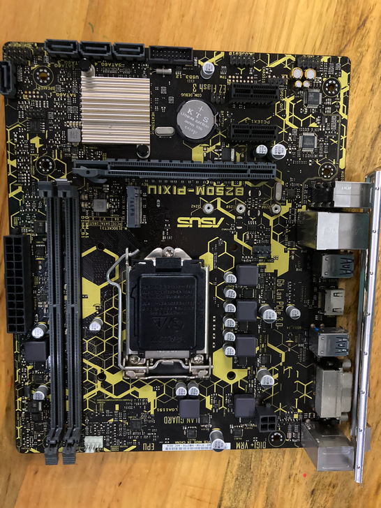 华硕b250主板    有一个内存槽不能用...