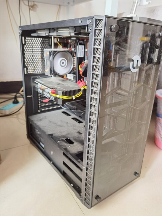 9400F处理器，单主机 吃鸡台式电脑，不...