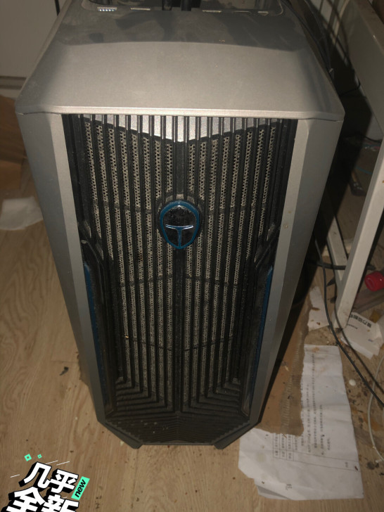 雷神黑武士二代 显卡卖了 主机里面没显卡 ...