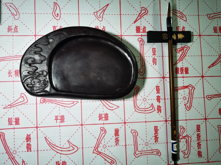 精雕细琢，肇庆端砚套装（含端砚和镇纸石），...