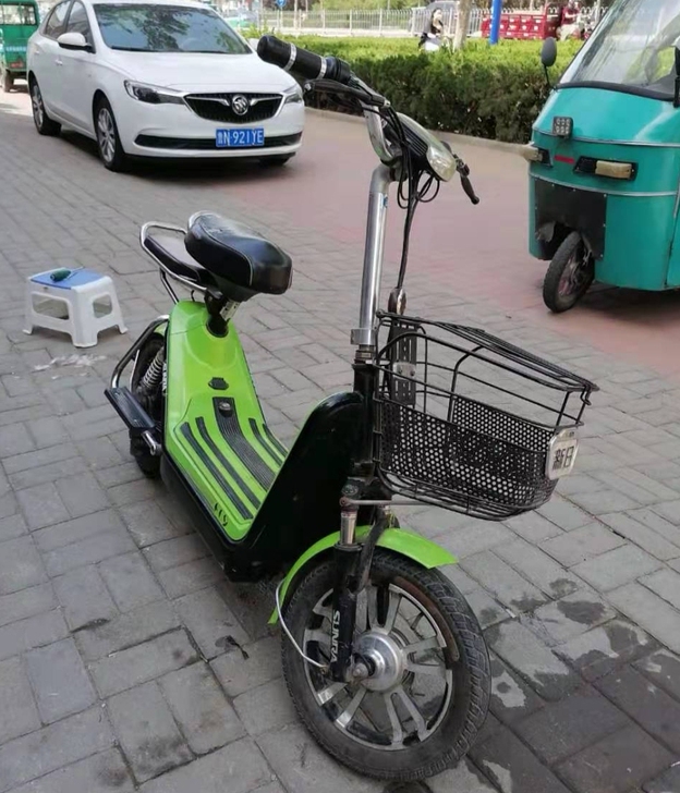 新日品牌电动车个人转手，电池能跑30公里以...