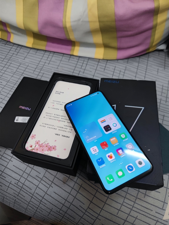 魅族17 8+128g 松深入墨 如图 整...
