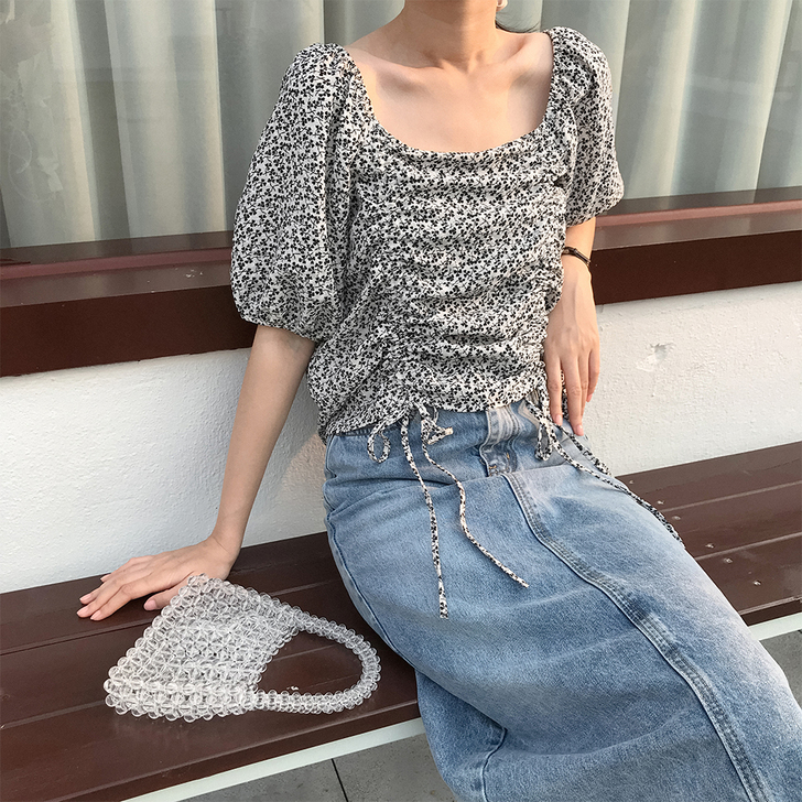 爱蔷薇大码方领衬衫女碎花锁骨上衣复古赫本风...