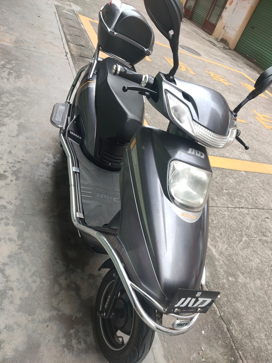 一线大品牌小刀电动车回家急转急转急转