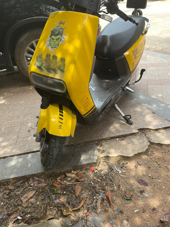 自用小刀电瓶车 购买不到一年 充满可以跑8...