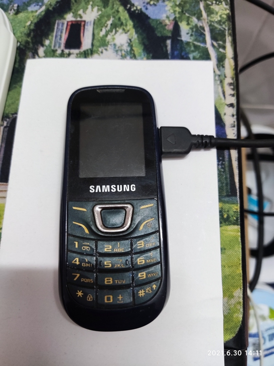 三星手机，老人机，普通手机