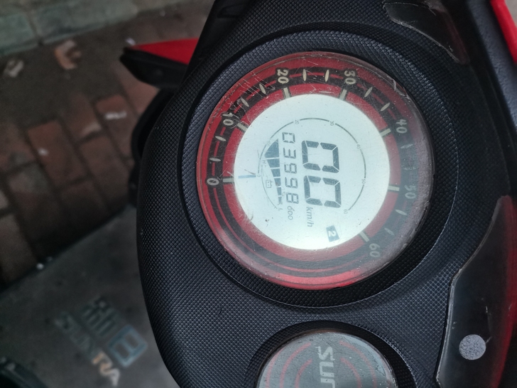 新到新日电动车一台，48/32新电瓶，能跑...