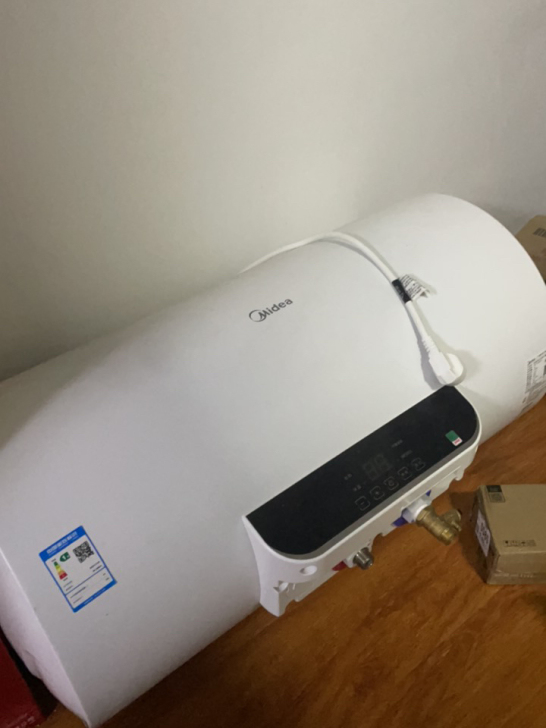 9成新热水器 含泪转手因公寓统一安装新热水...
