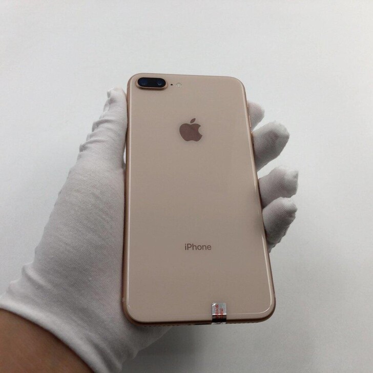 急出95新 iPhone 8 Plus 2...