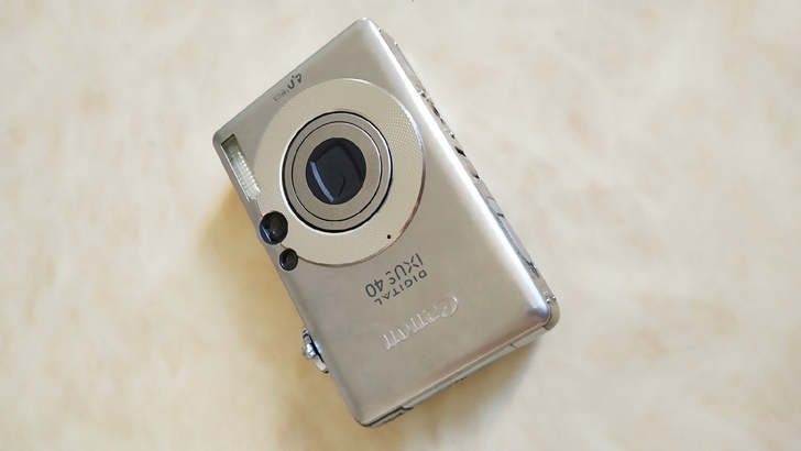 佳能ixus40数码相机,不锈钢机质感很好...