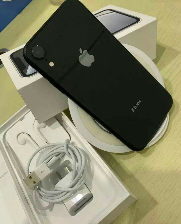 自用苹果iPhoneXR黑,128G,纯原...
