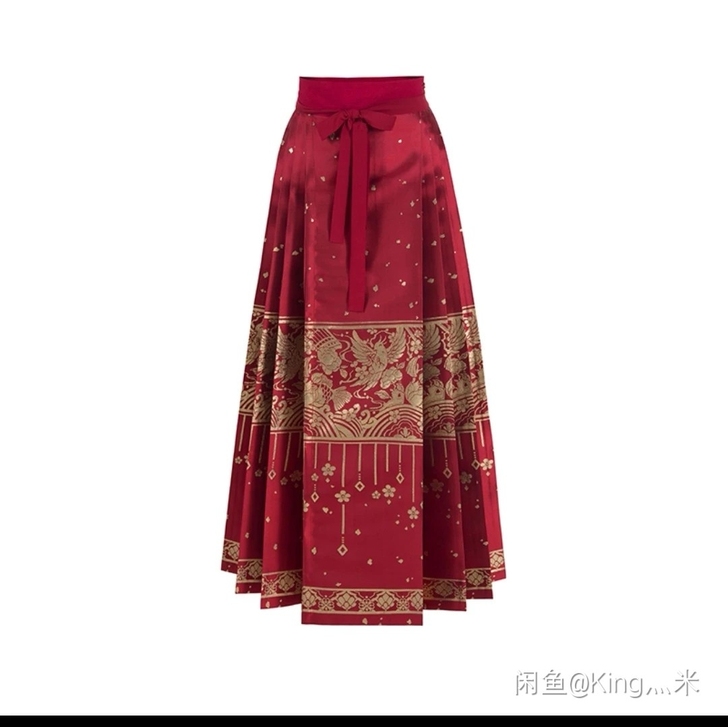 十三余 花鸟行吟马面 红色 M，全新仅试穿...