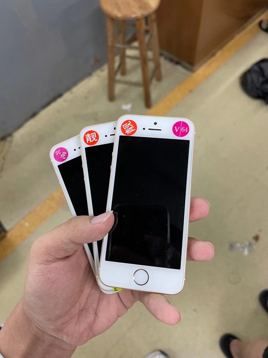 iPhone SE 第一代 64GB 美版...