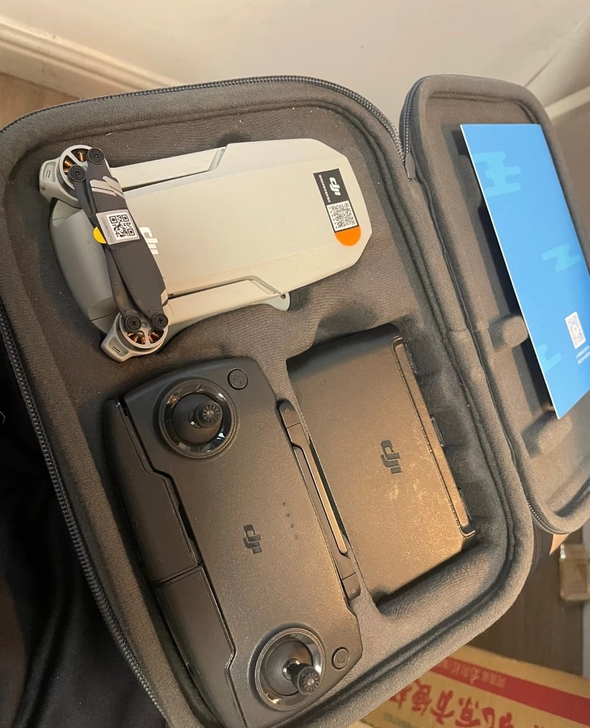 大疆迷你一代，畅飞套装，三块电池，成色9....