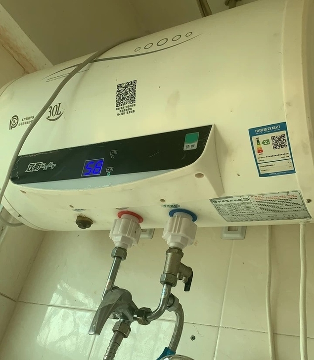 电热水器，可以送，150。30L。配件都在...