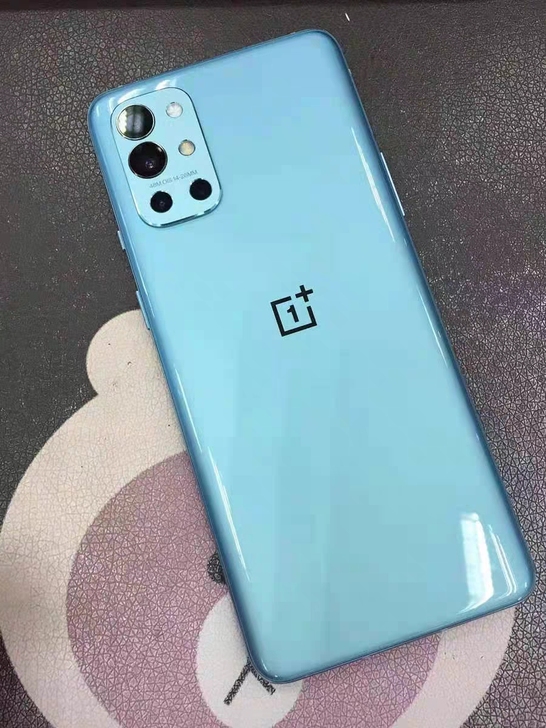 一加9r  用了一个多月出了 原盒一年碎屏...