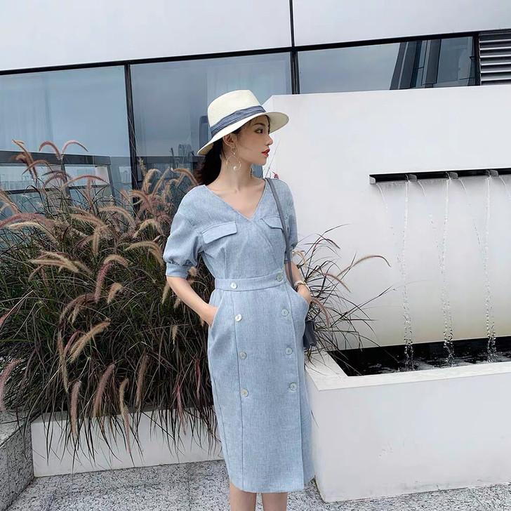 MC V领香香连衣裙 收腰有女人味显瘦及膝...