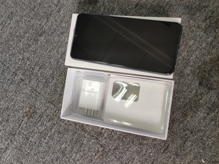 小米note9 羽墨黑 8+128  4G...