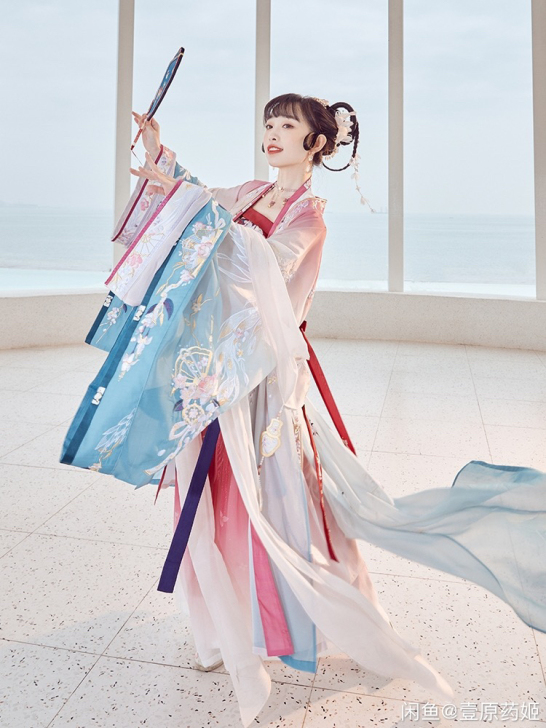 /汉服出租包邮/ 鹤之羽仙 仙鹤渐变宋制汉...