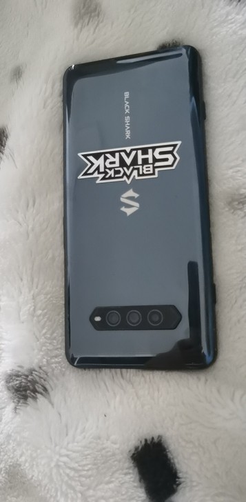 黑鲨4   8+128  京东购入 轻微使...