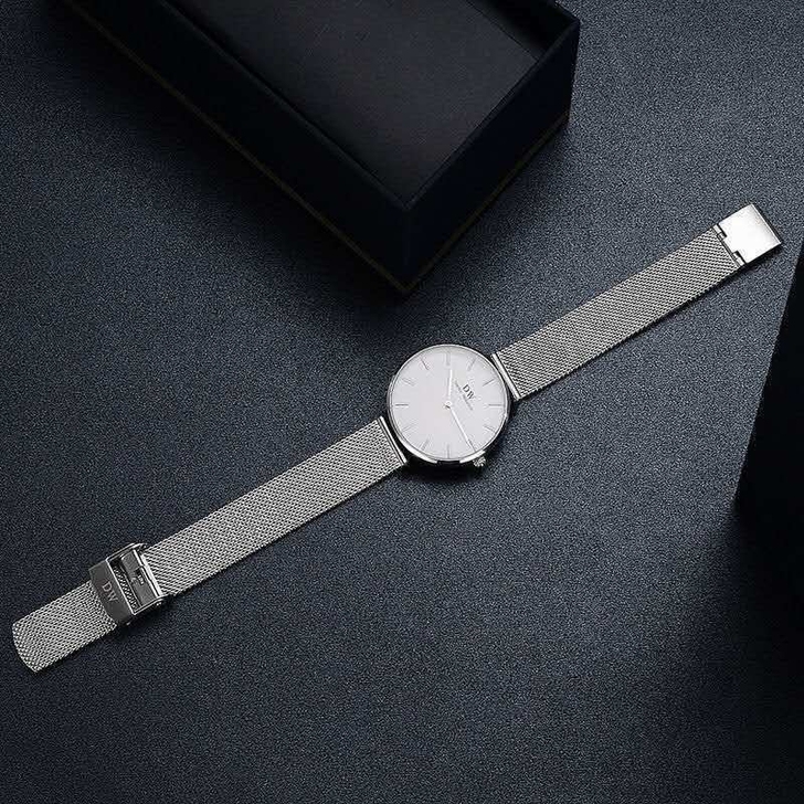 出一款手表，全新钢带简约潮流手表学生必备网...