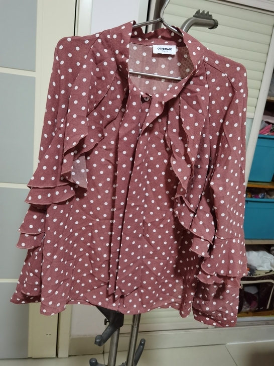 全新 女衬衫衬衣，洋气漂亮，XL码。