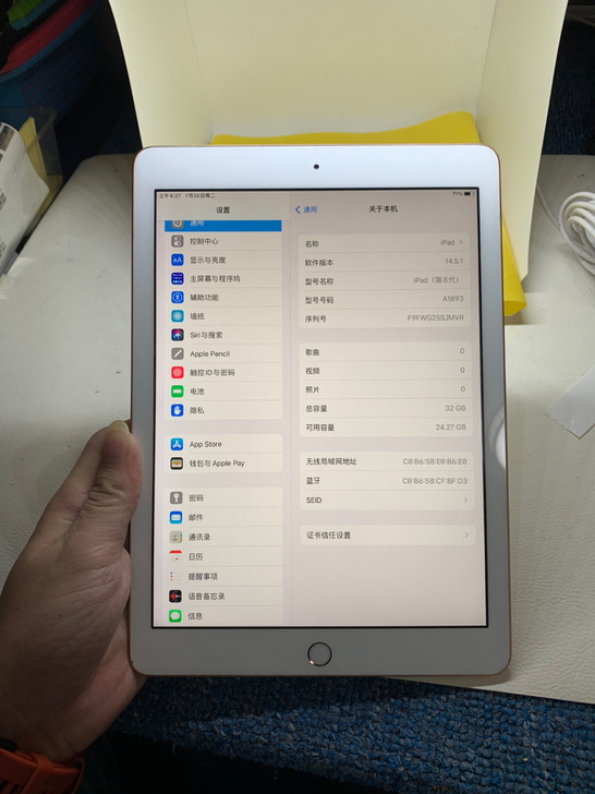 ipad 2018款 32G换过液晶 成色...