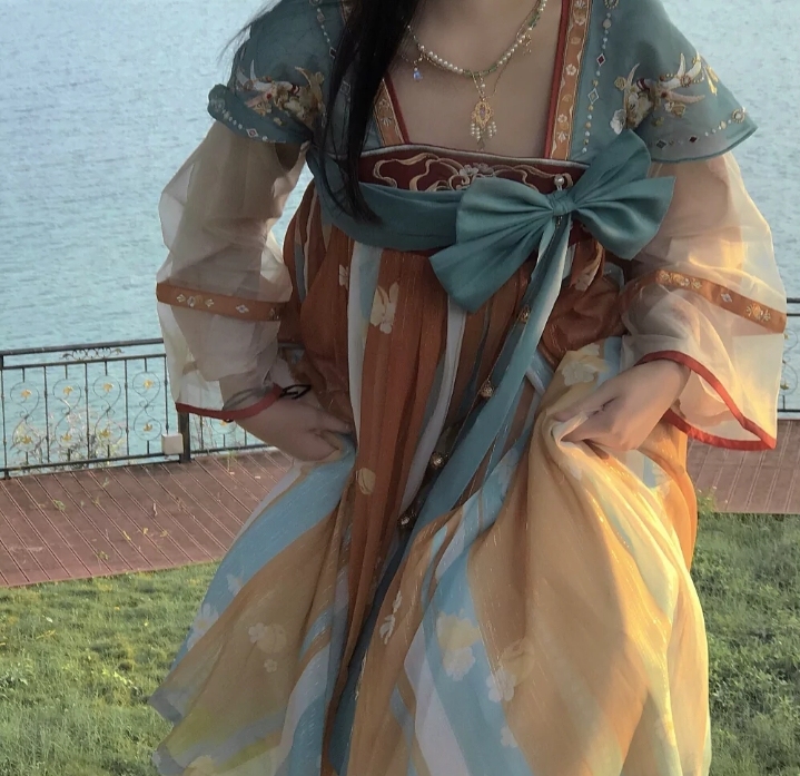 收十三余神鹿瑶