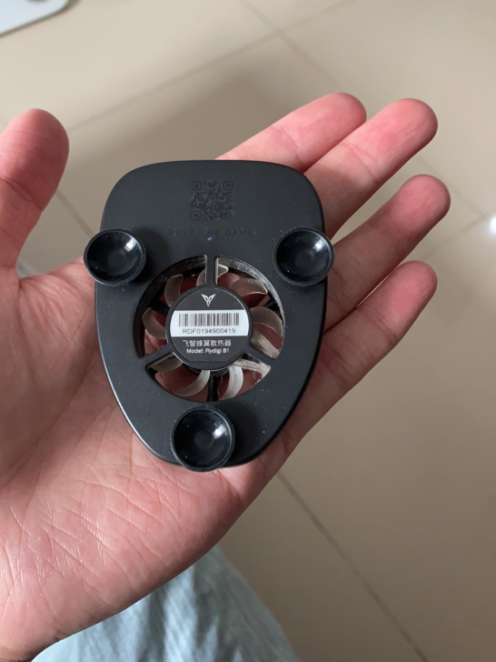 98新飞智手机散热器，三档，可调节，用了一...