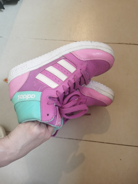 adidas 阿迪达斯 三叶草34码 专柜...