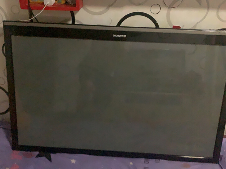 长虹电视50寸  开机斑点 屏幕百分百是好...