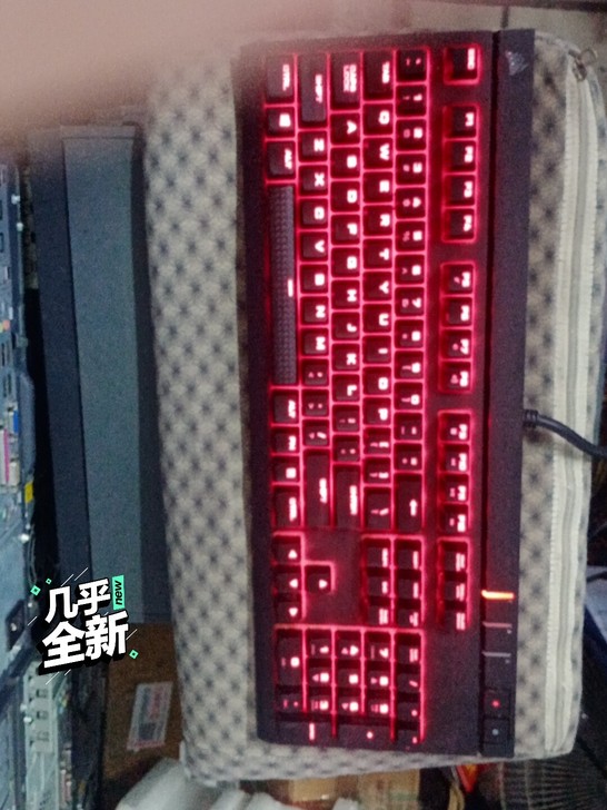 海盗船键盘，可以去百度查查多少钱！耳麦鼠标...