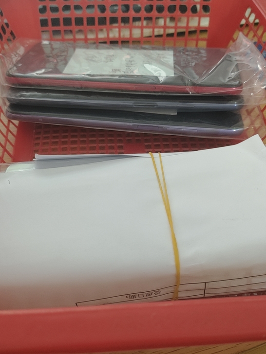 手机压屏换外屏维修主营努比亚，小米，华为，...