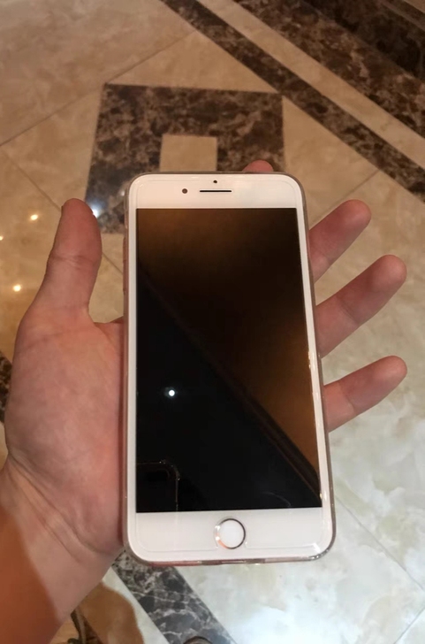 iPhone苹果 7plus