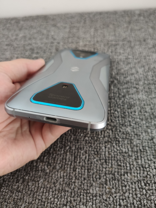 黑鲨  黑鲨 游戏手机 3 (5G)，国行...