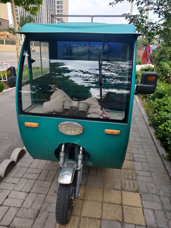 自己的三轮车要出售，18年购买，自己花qi...