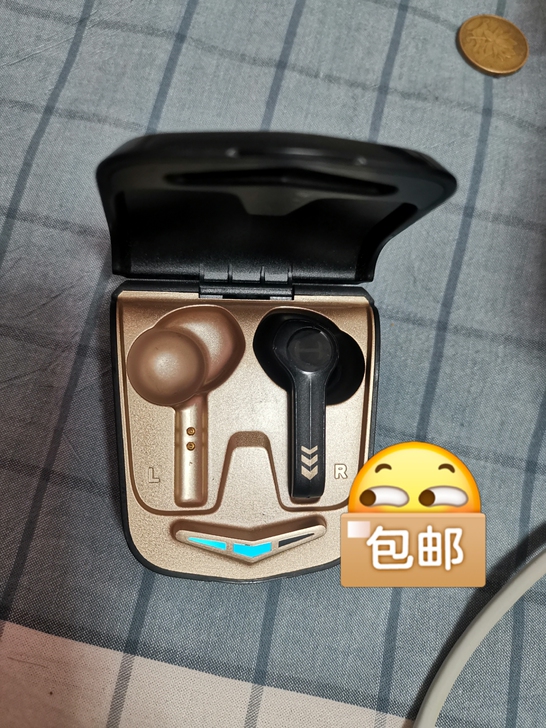 漫步者GM4，只有单耳了（右），还有充电仓...