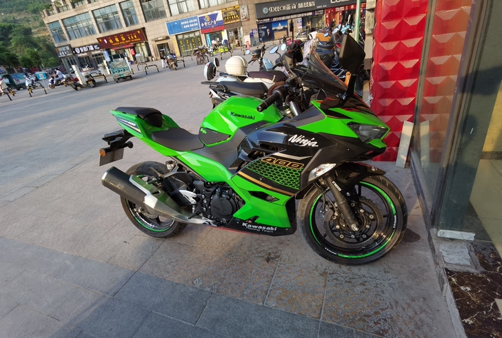 川崎ninja400油箱贴，一整套3片，油...
