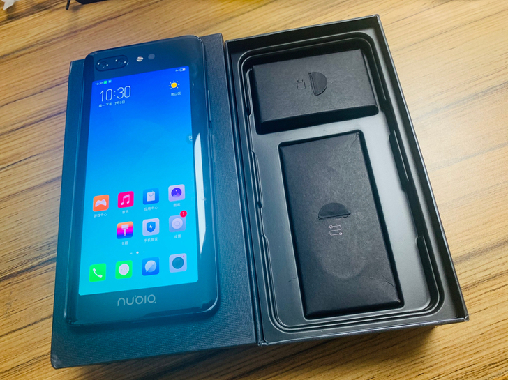 努比亚X 双屏手机 全新 前后都能用