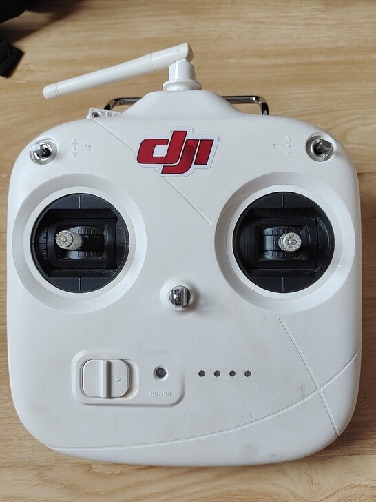 大疆无人机精灵3S