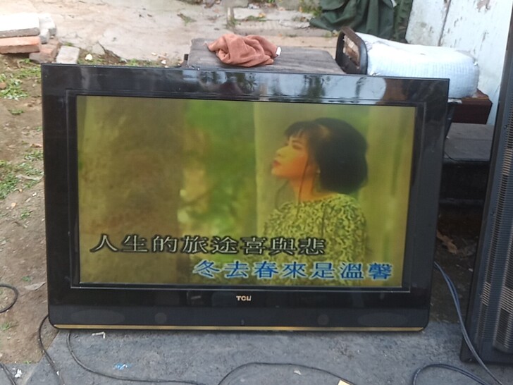 TCL40寸液晶电视，成色型号照的很清楚，...