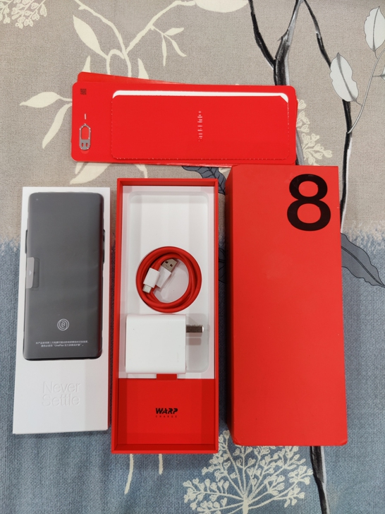 自用一加8pro，实际使用3个多月，还在保...