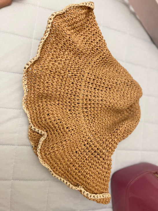 韩国品牌草编织防晒帽，购于外贸专卖店