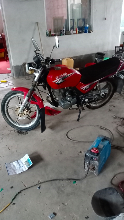 钱江摩托车，骑不着了，很好。