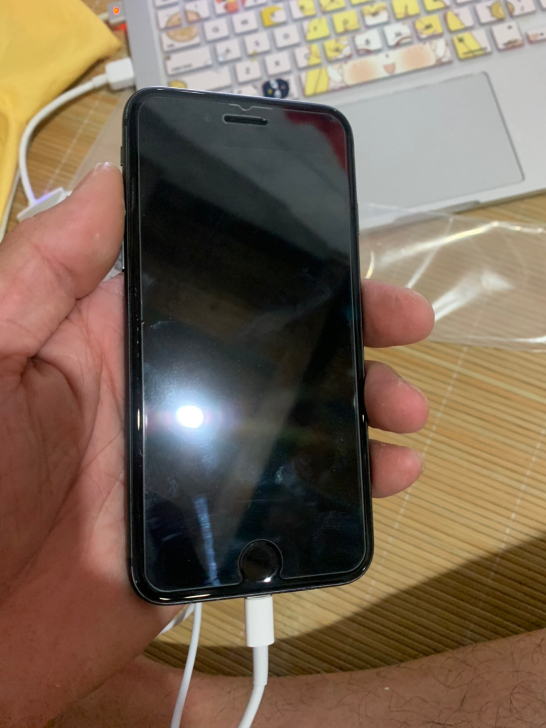 苹果8 64g 功能都好，纯原 三网通、爱...