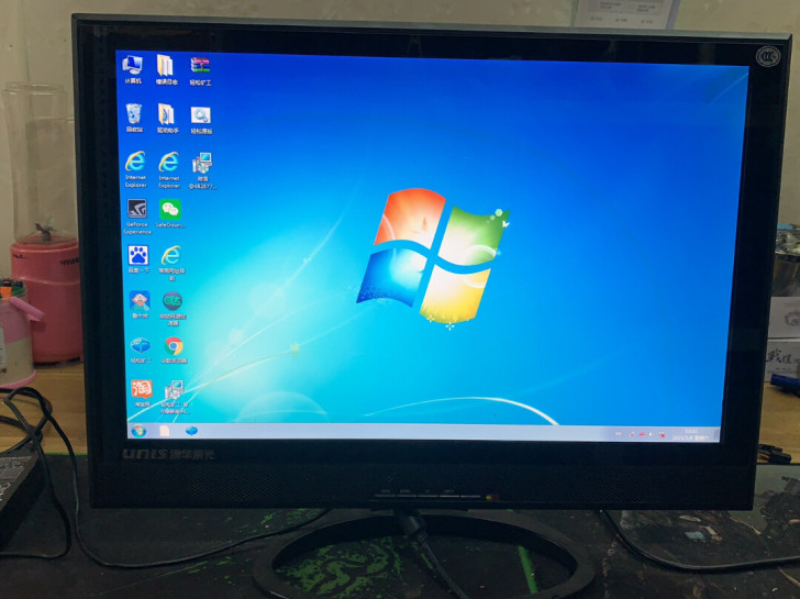 清华紫光19寸显示器 效果清晰 实物拍 成...
