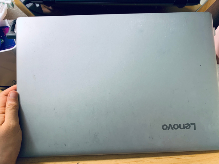 这台笔记本电脑型号是：联想ideapad ...