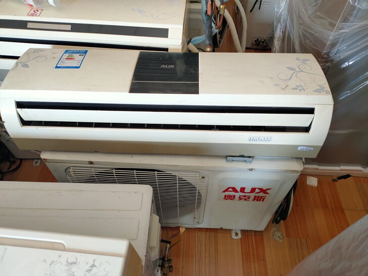 1.5匹变频奥克斯空调低价出售上门安装