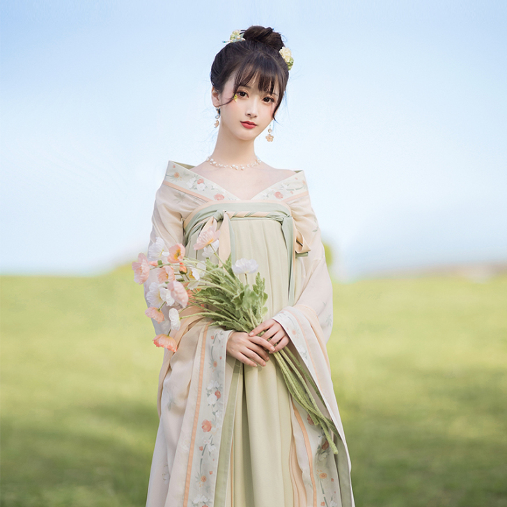 池夏 超级好看的汉服啊，面料超级柔软，很舒...